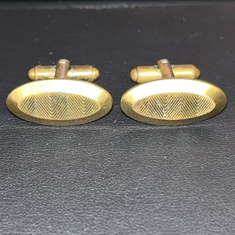 Vintage Gold Tone Cuff Links Stunning